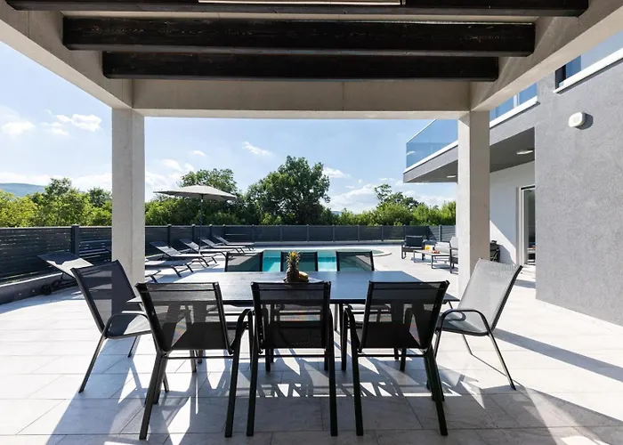 Gabriel - Villa Dicmo