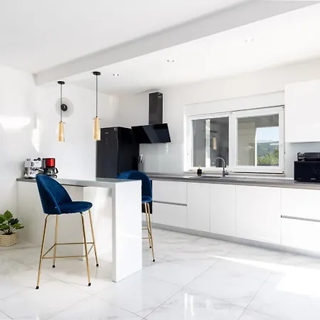 Villa Gabriel - *